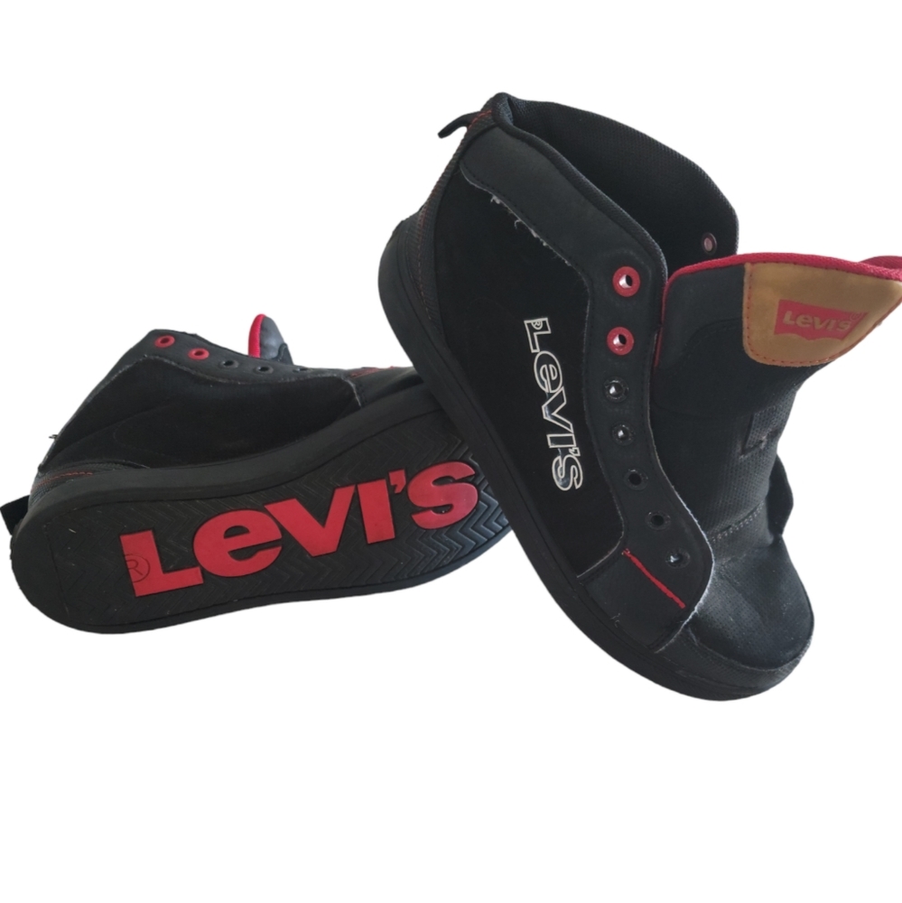 Boys Levi's Shoes Size 6